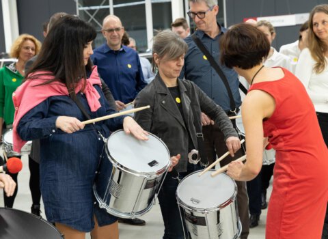 team-drumming-80 team-drumming-80